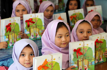 Over 200,000 foreign nationals enrolled in Iranian schools