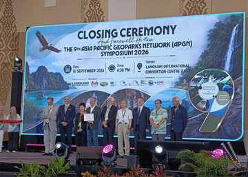 Tabas Geopark grabs awards at UNESCO Global Geoparks Networks contest