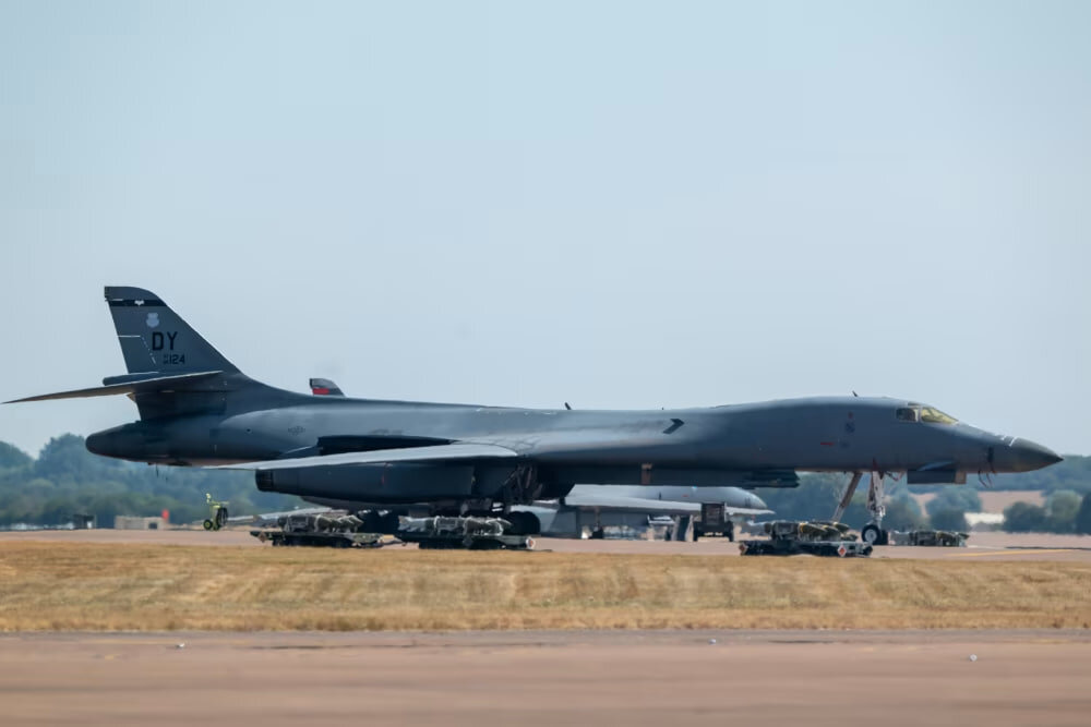 5 arrested near British air base used by US over alleged bomb plot