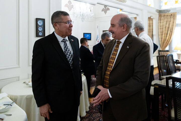 Uruguayan embassy hosts luncheon for Iranian journalists and ambassadors