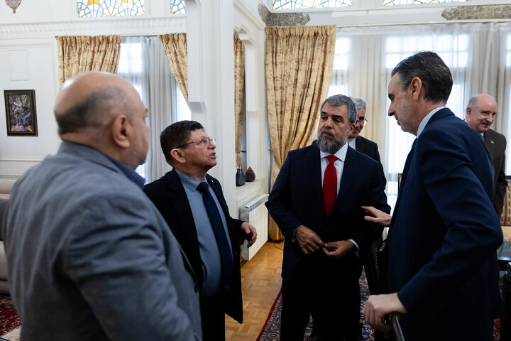 Uruguayan embassy hosts luncheon for Iranian journalists and ambassadors