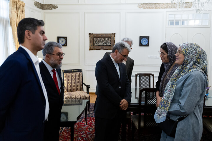 Uruguayan embassy hosts luncheon for Iranian journalists and ambassadors