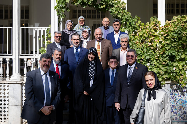 Uruguayan embassy hosts luncheon for Iranian journalists and ambassadors