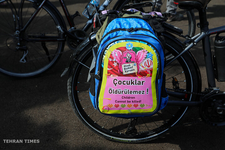 Turkish cyclists pay tribute to Minab martyrs in Tabriz