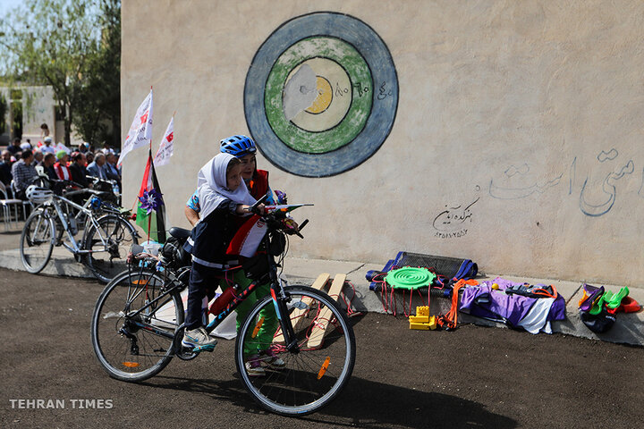 Turkish cyclists pay tribute to Minab martyrs in Tabriz