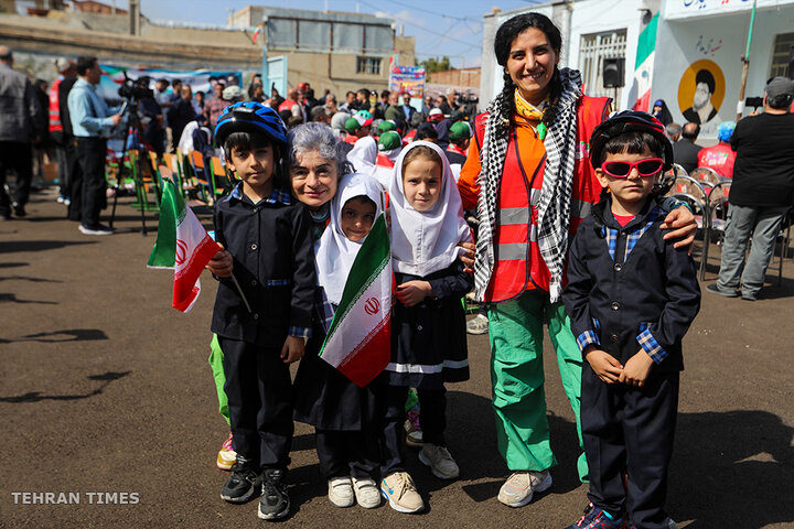 Turkish cyclists pay tribute to Minab martyrs in Tabriz