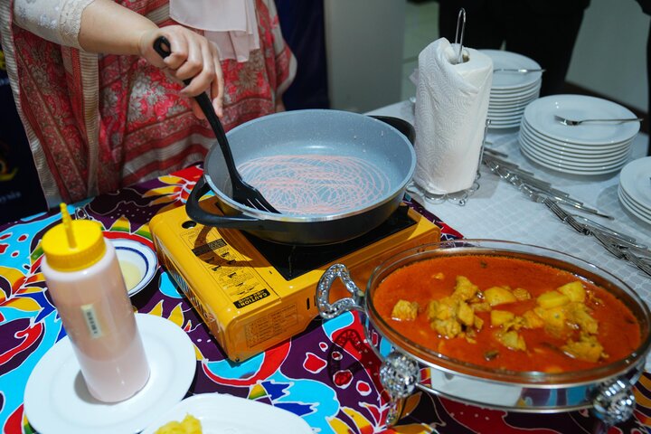 Roti Jala: a golden net of Malaysian culture on Tehran’s guest table