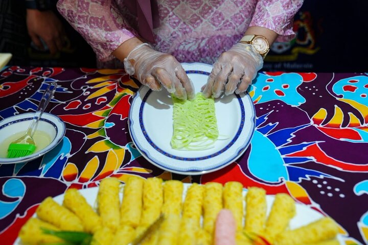 Roti Jala: a golden net of Malaysian culture on Tehran’s guest table