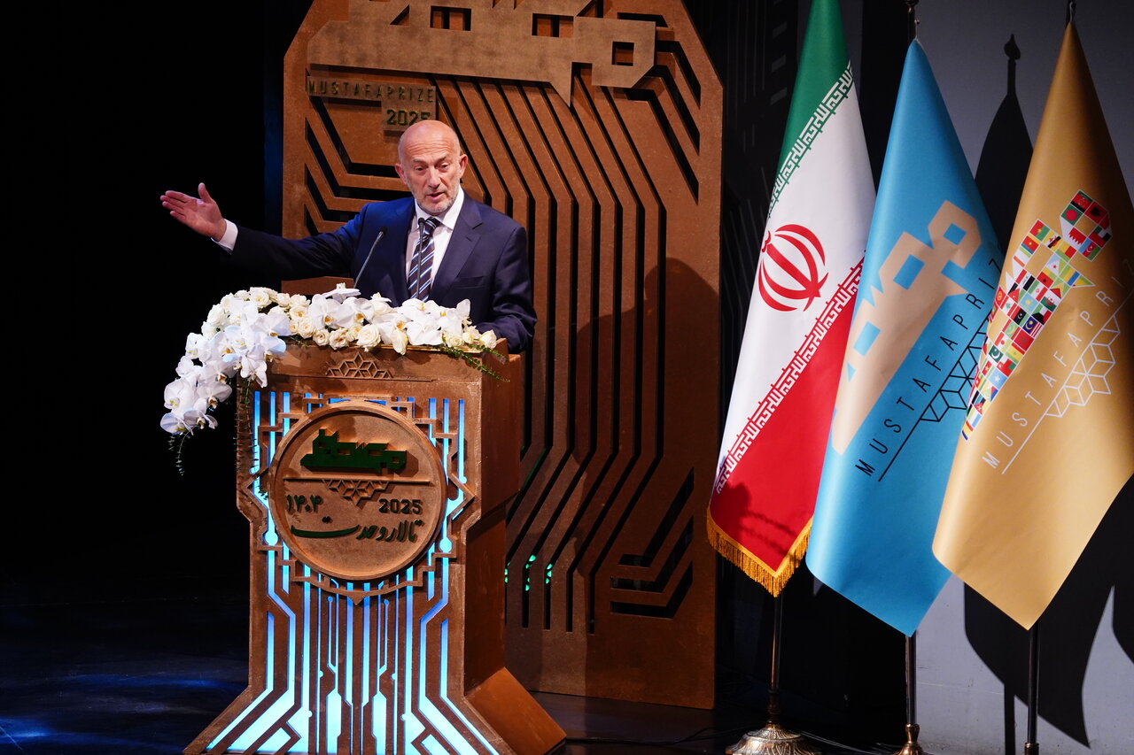 Mustafa Prize laureate donates award money to support young scientists