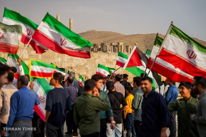 Iranians rally at Persepolis in defense of national identity after Rubio remarks