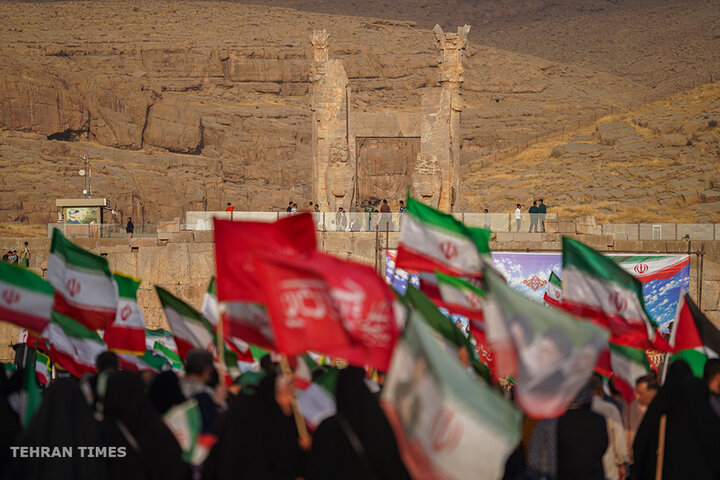 Iranians rally at Persepolis in defense of national identity after Rubio remarks