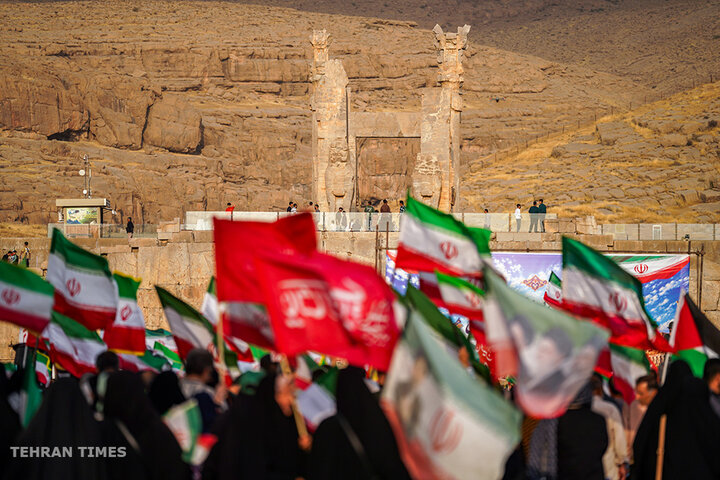 Iranians rally at Persepolis in defense of national identity after Rubio remarks