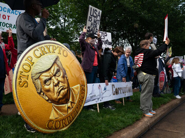 Protest against Trump's corruption