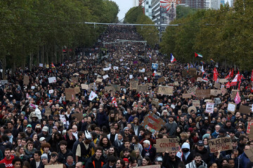 France meets second weekend of mass protests with 70,000 police, arrests 1,314